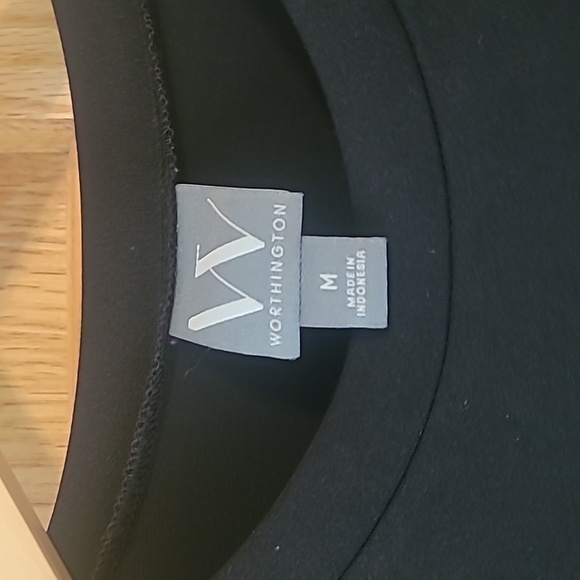 Women's Black stretchy top with sheer ruffle sleves✨️ size M - Picture 3 of 5